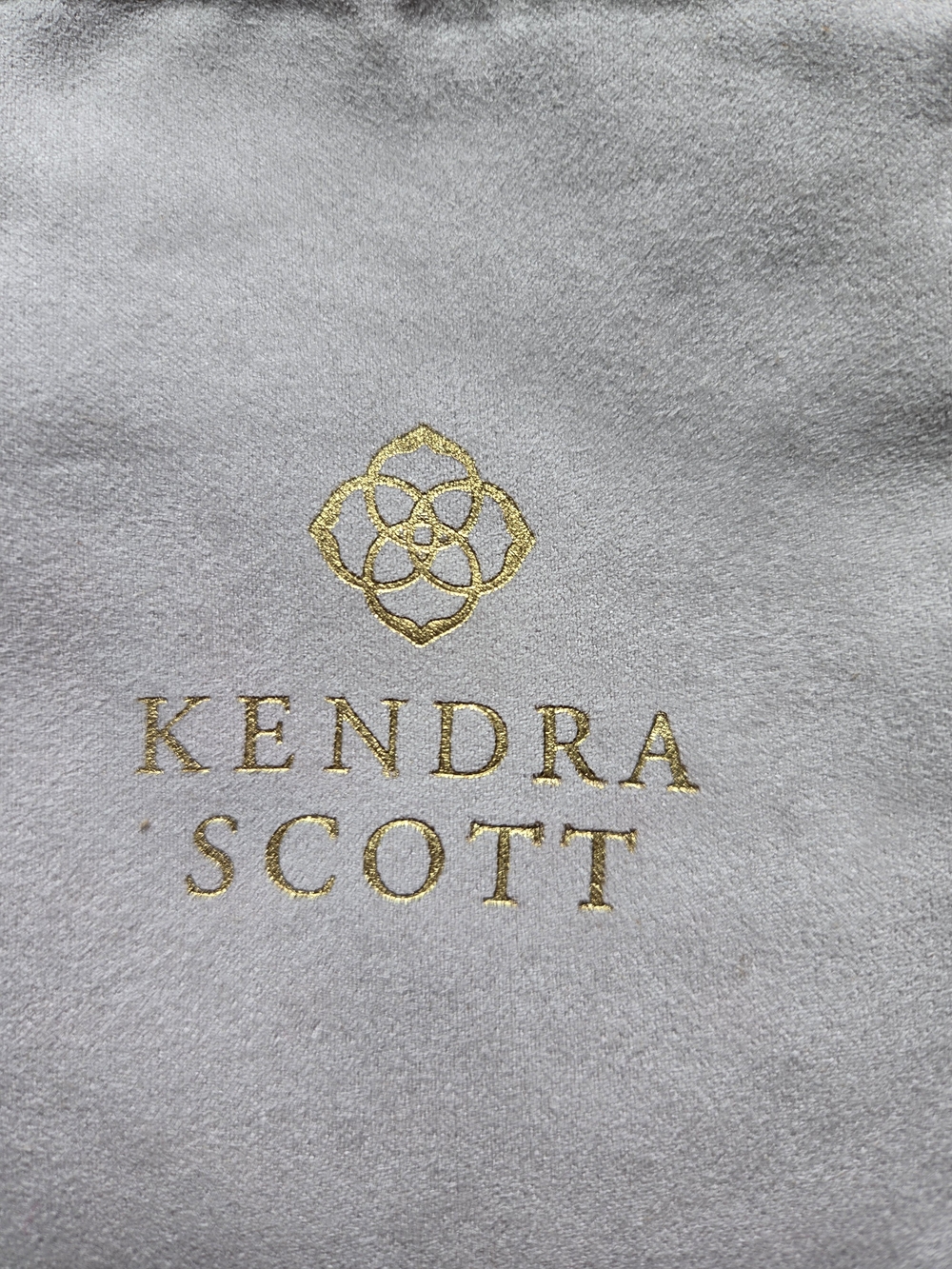 Kendra Scott Light Gray Drawstring Jewelry Pouches with Gold Logo (Set) - Picture 4 of 4
